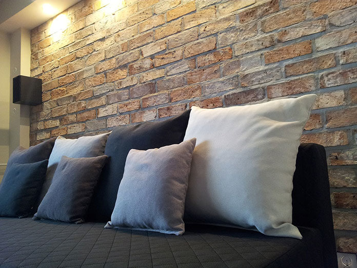 Płytki z cegły na ścianę