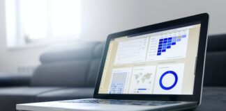 Jakie są najważniejsze etapy audytu finansowego i co jest w nich zawarte?