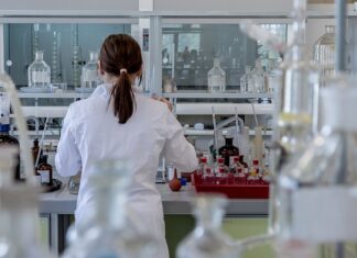 Ile lat jest chemia w liceum?