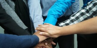 Jak doceniać współpracowników?